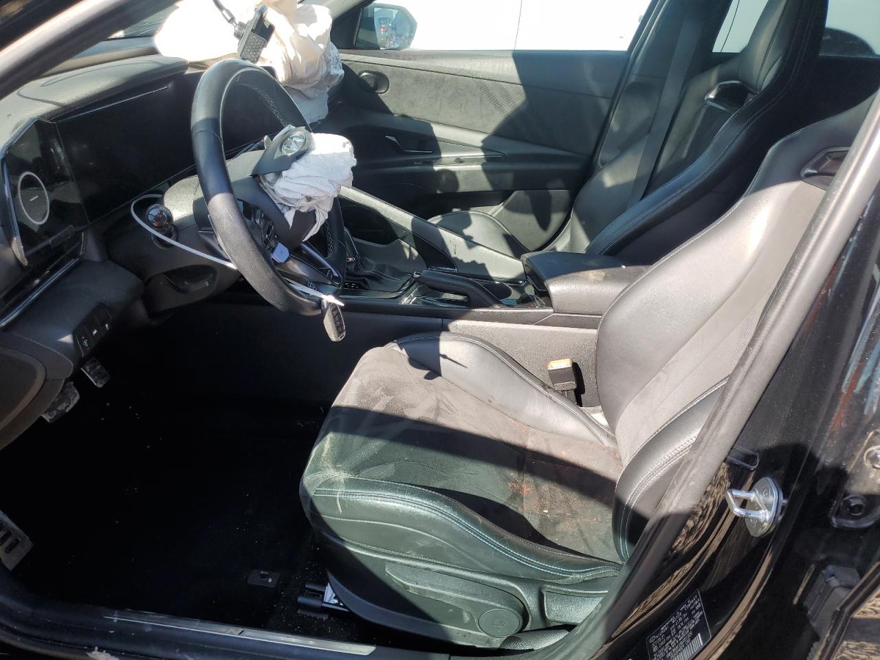 2022 Hyundai Elantra - Image 7
