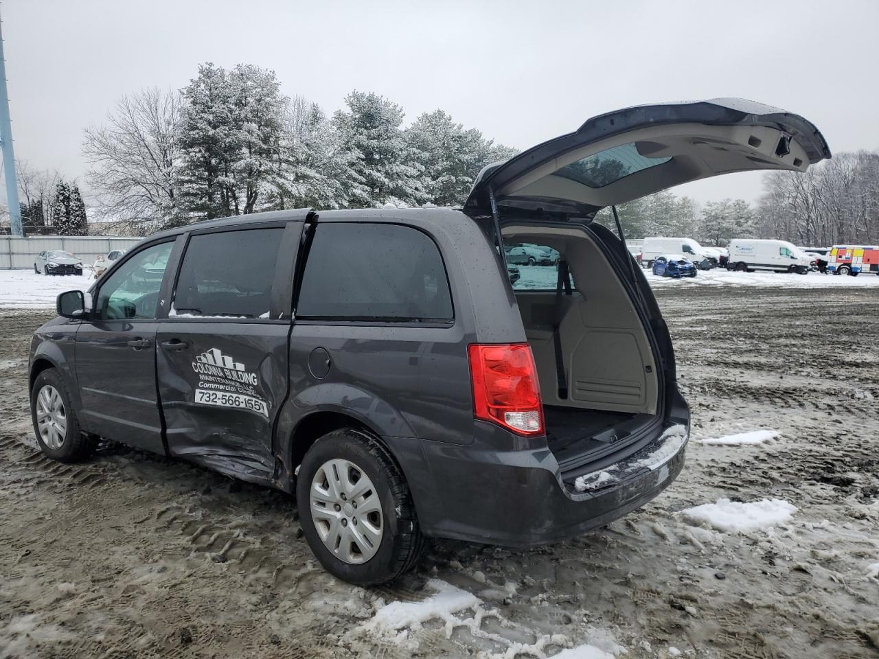 2015 Dodge Caravan - Image 2
