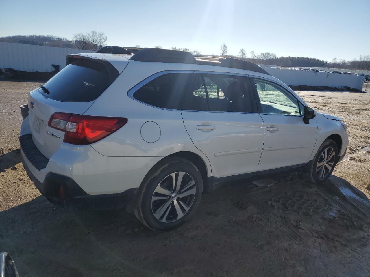 2018 Subaru Outback - Image 3