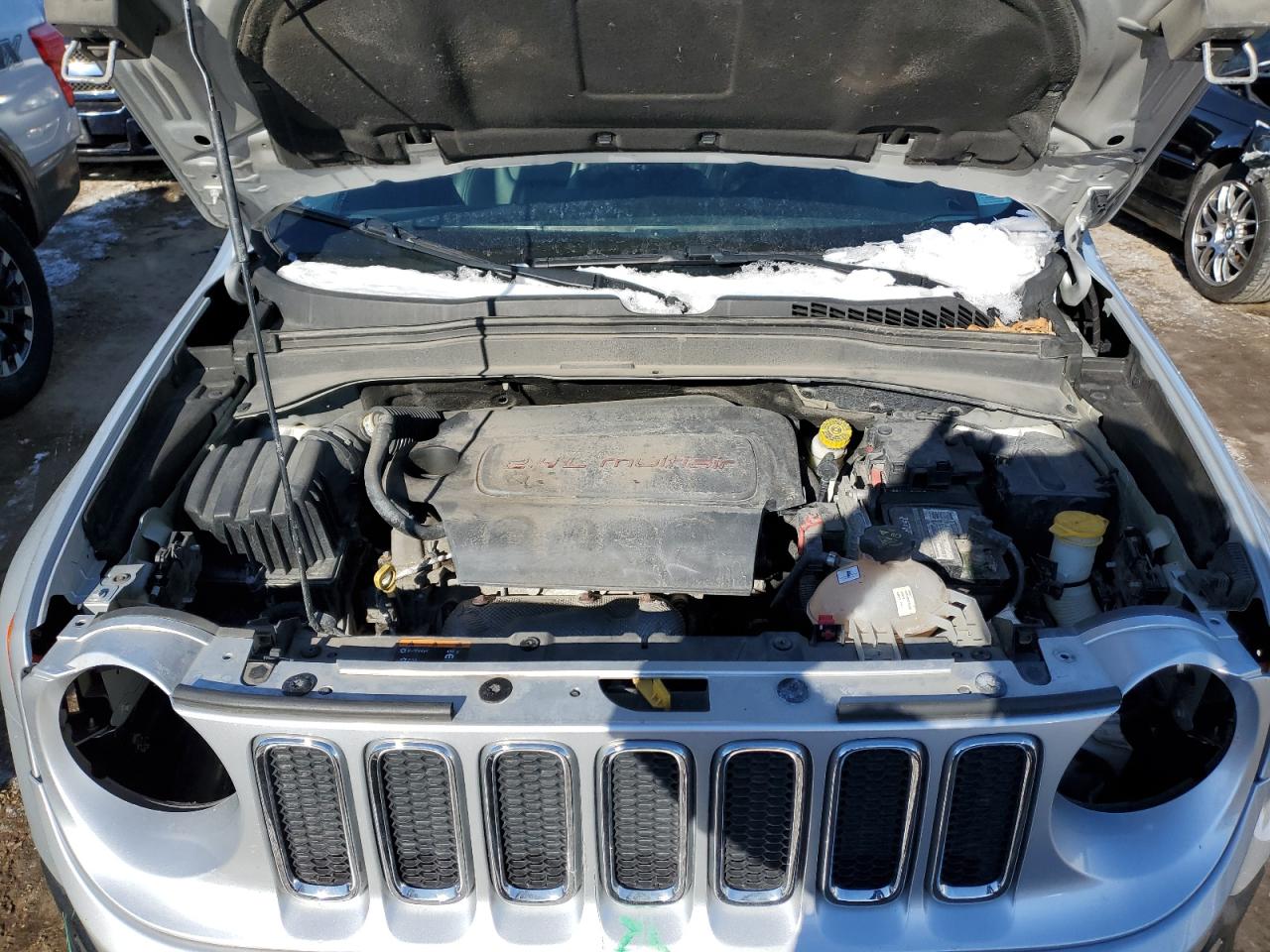 2017 Jeep Renegade - Image 12