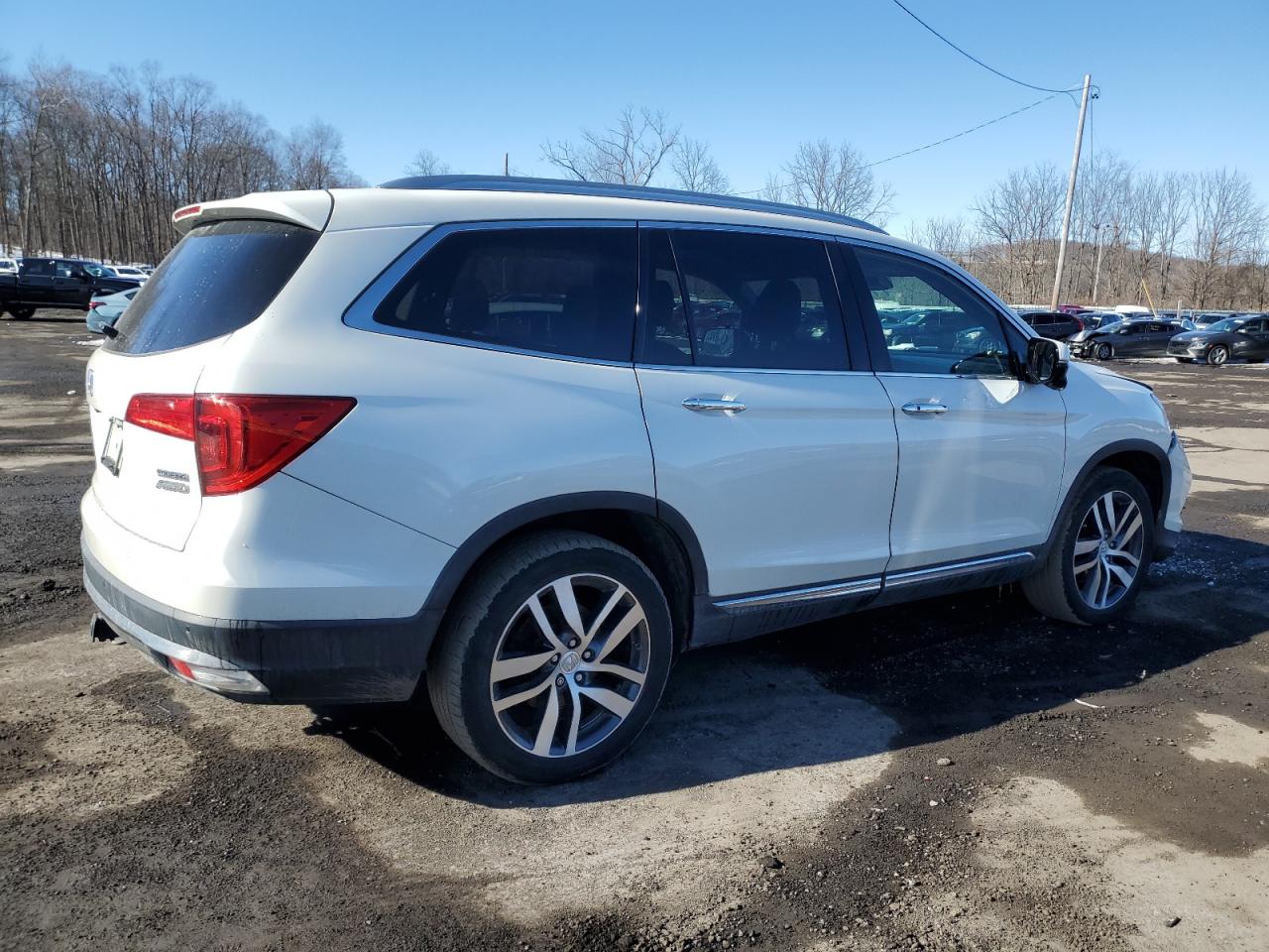 2017 Honda Pilot - Image 3