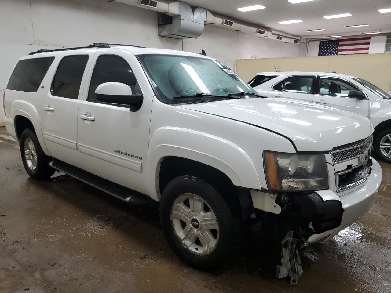 2011 Chevrolet Suburban - Image 4