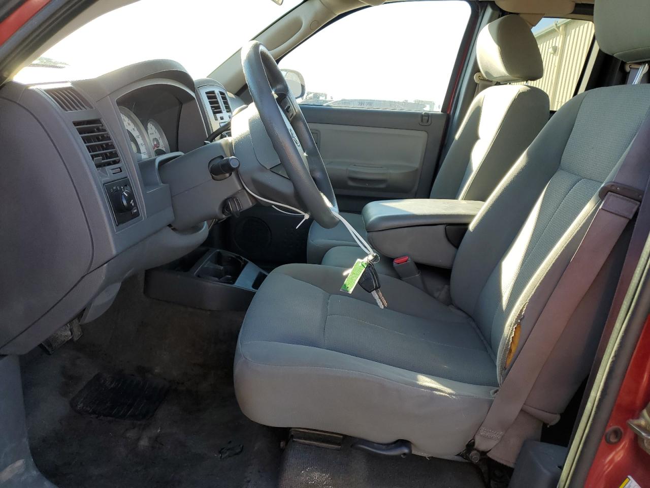 2006 Dodge Dakota - Image 7