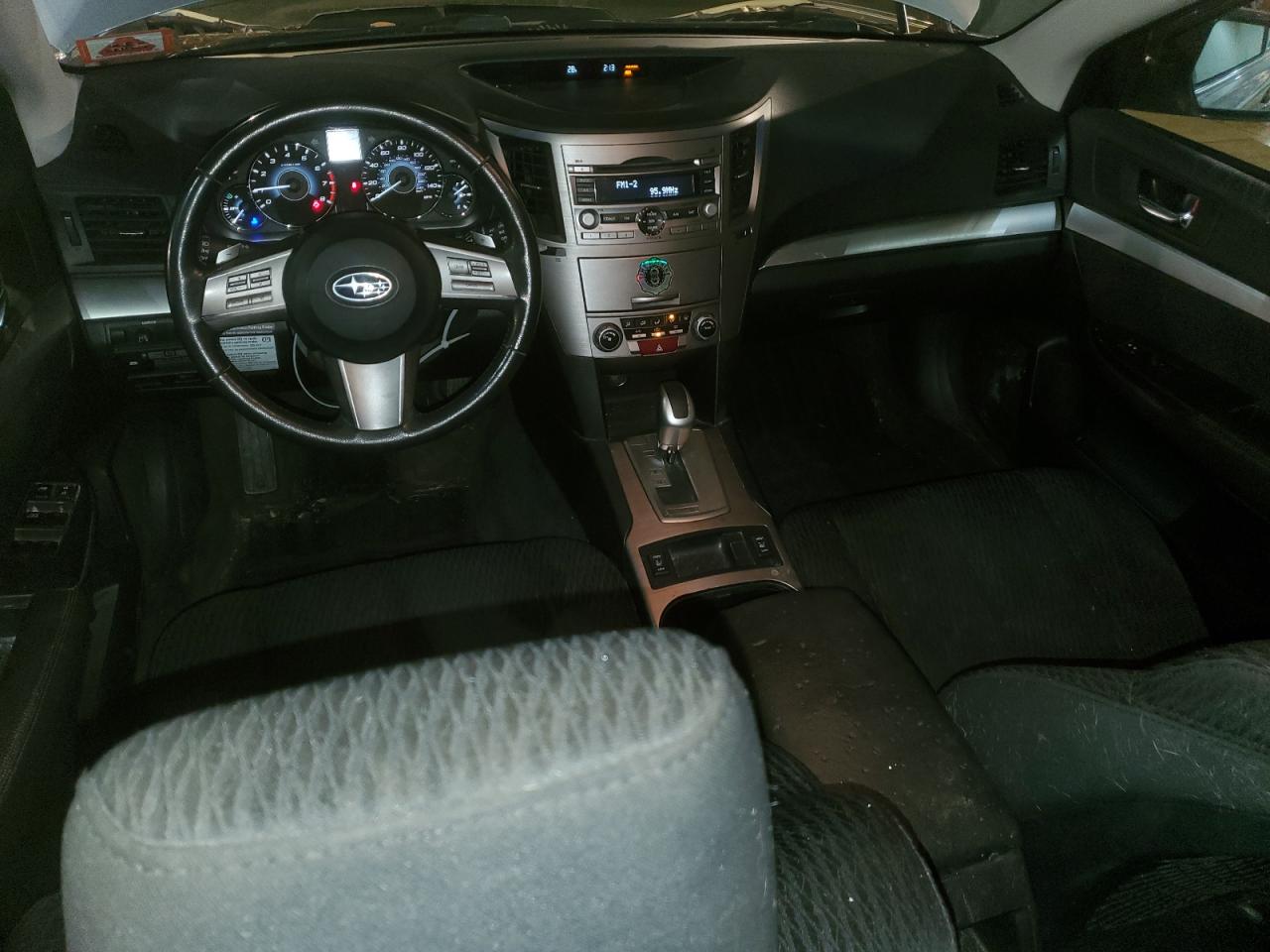 2010 Subaru Outback - Image 8