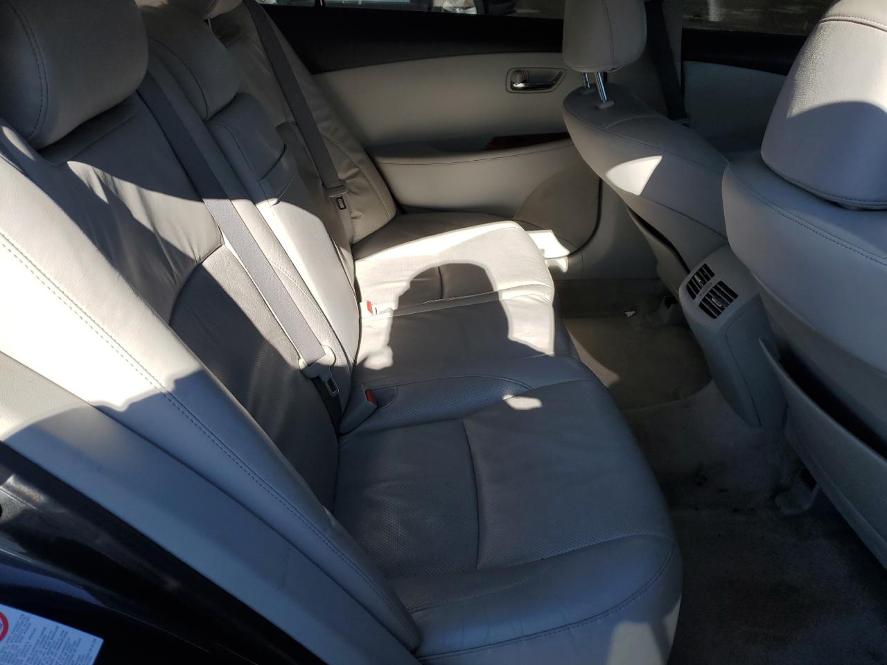 2009 Lexus ES - Image 11
