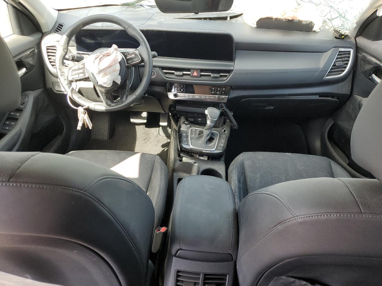 2024 Kia Seltos - Image 8