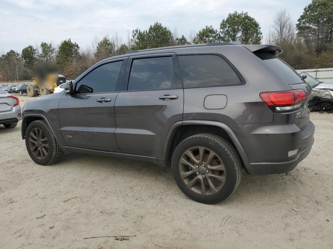 2017 Jeep Grand Cherokee - Image 2