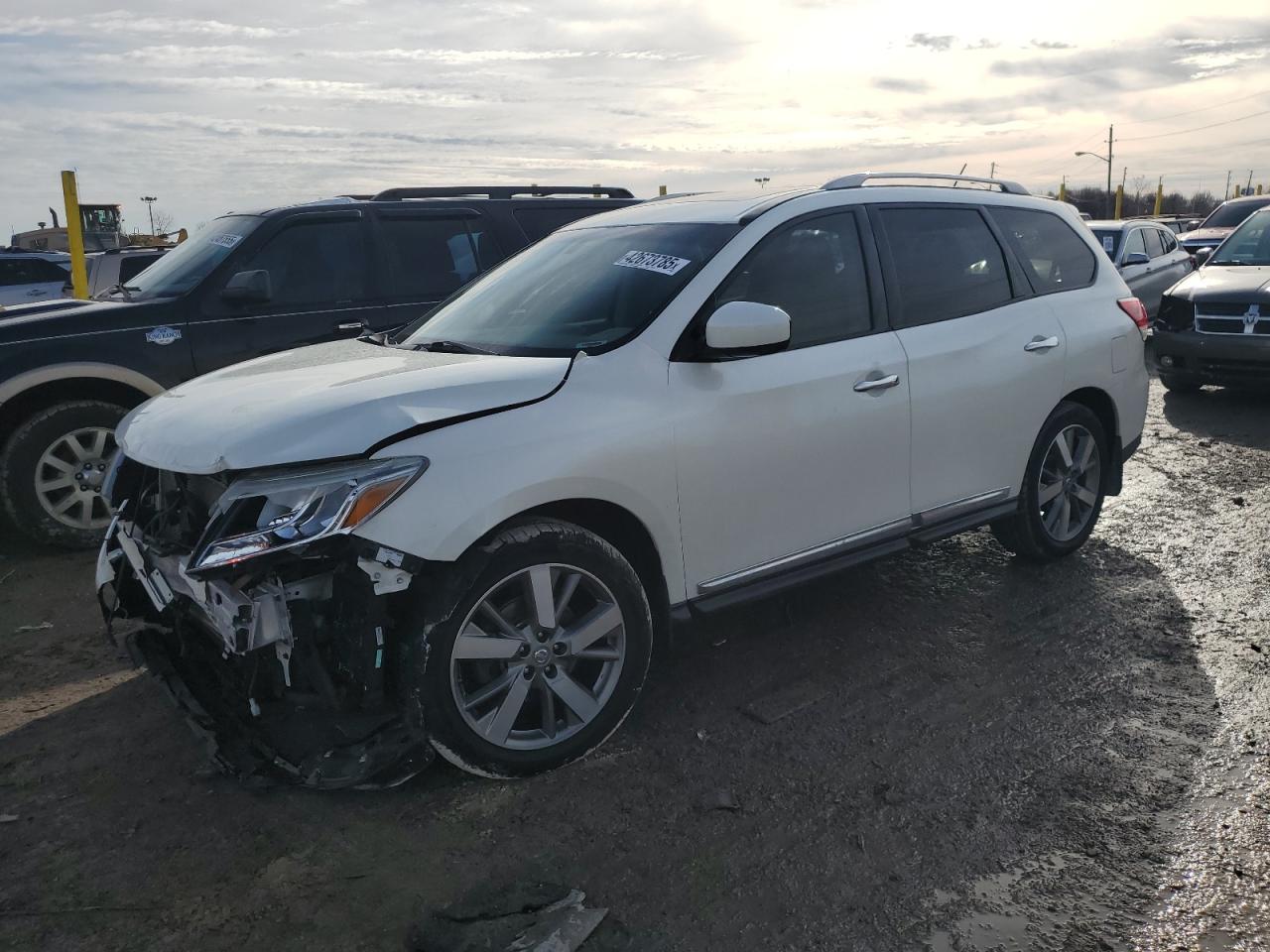 2015 Nissan Pathfinder - Image 1