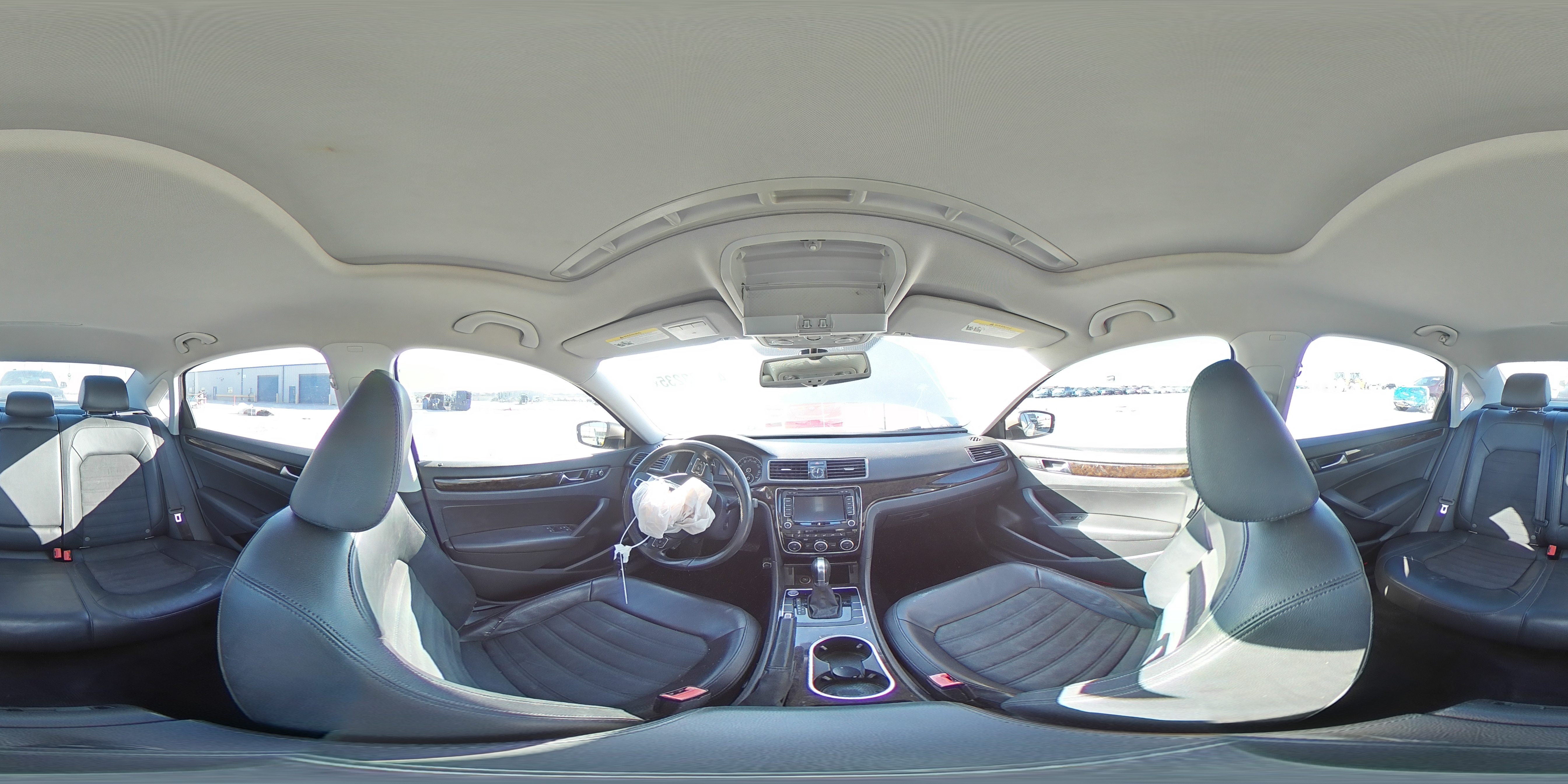 2015 Volkswagen Passat - Image 15