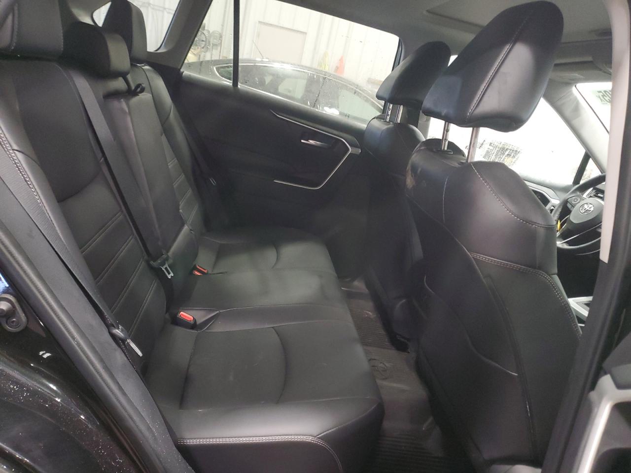 2022 Toyota RAV 4 - Image 11