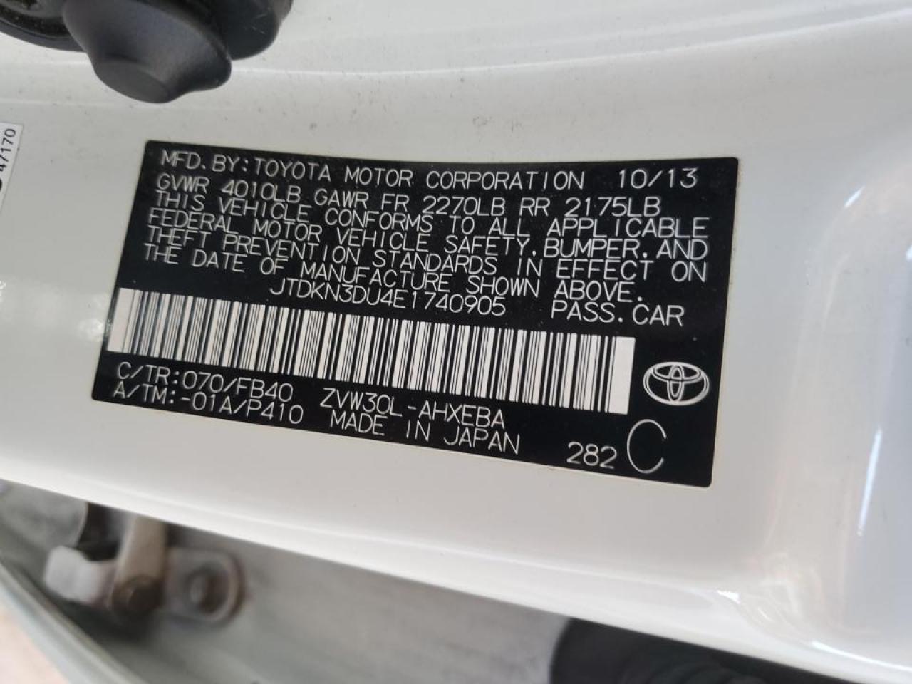 2014 Toyota Prius - Image 12