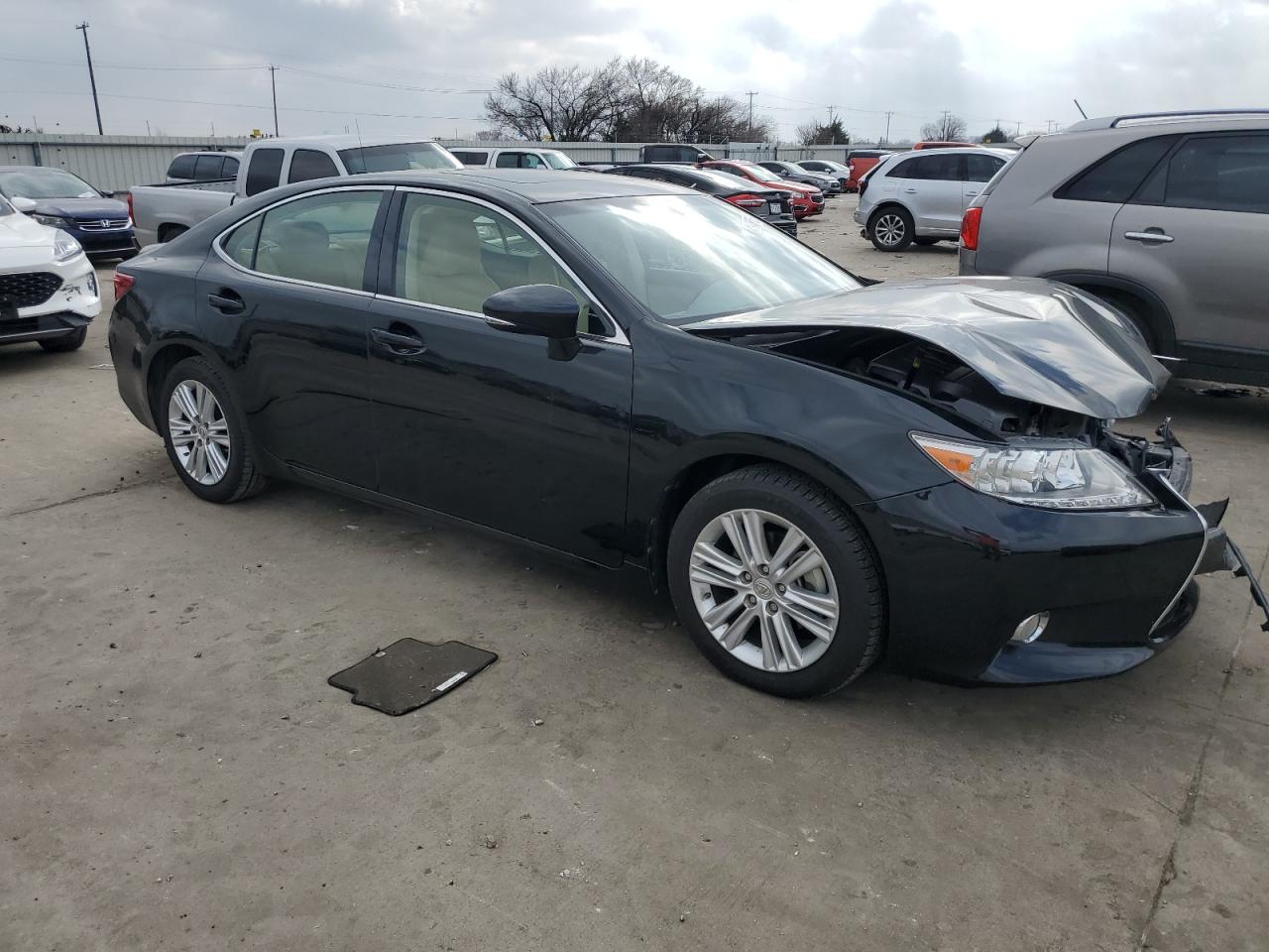 2015 Lexus ES - Image 4