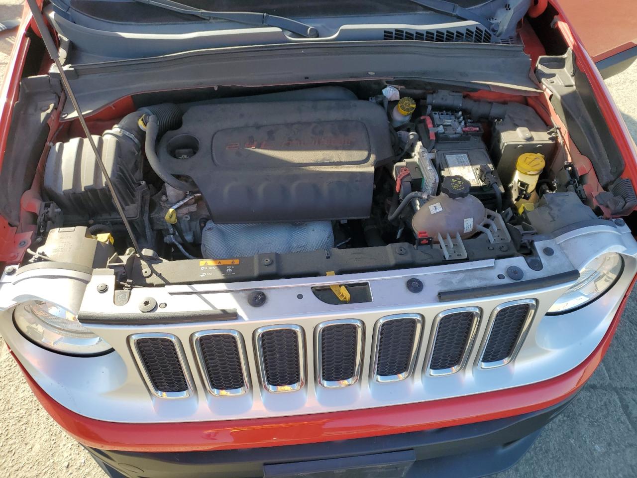 2017 Jeep Renegade - Image 12