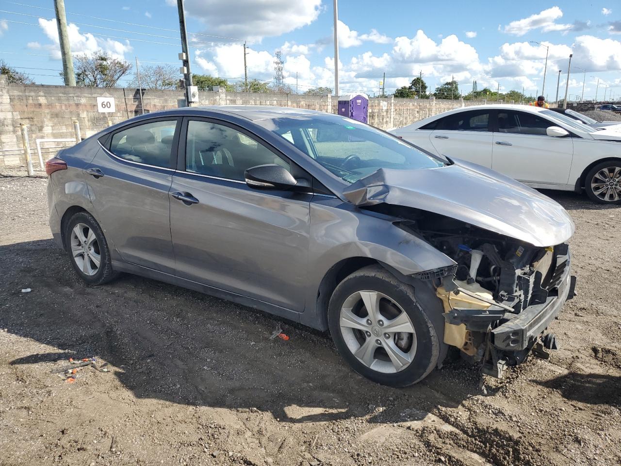 2016 Hyundai Elantra - Image 4