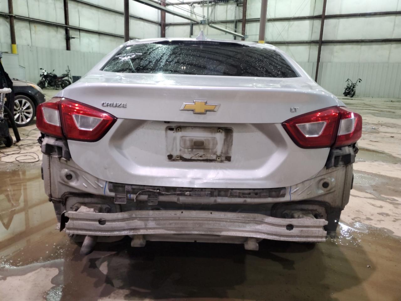 2018 Chevrolet Cruze - Image 6
