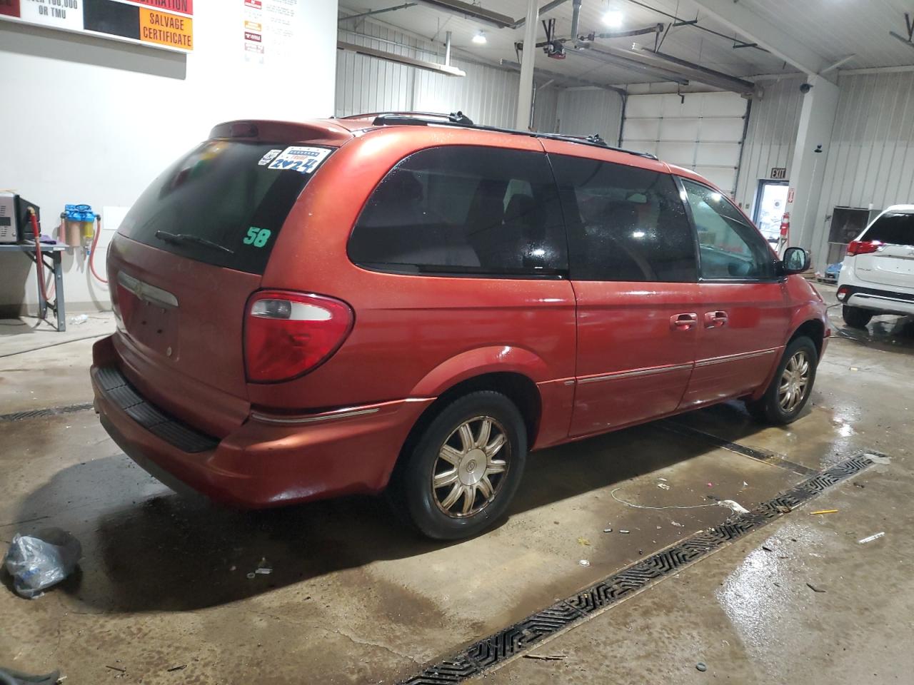 2005 Chrysler Town & Country - Image 3