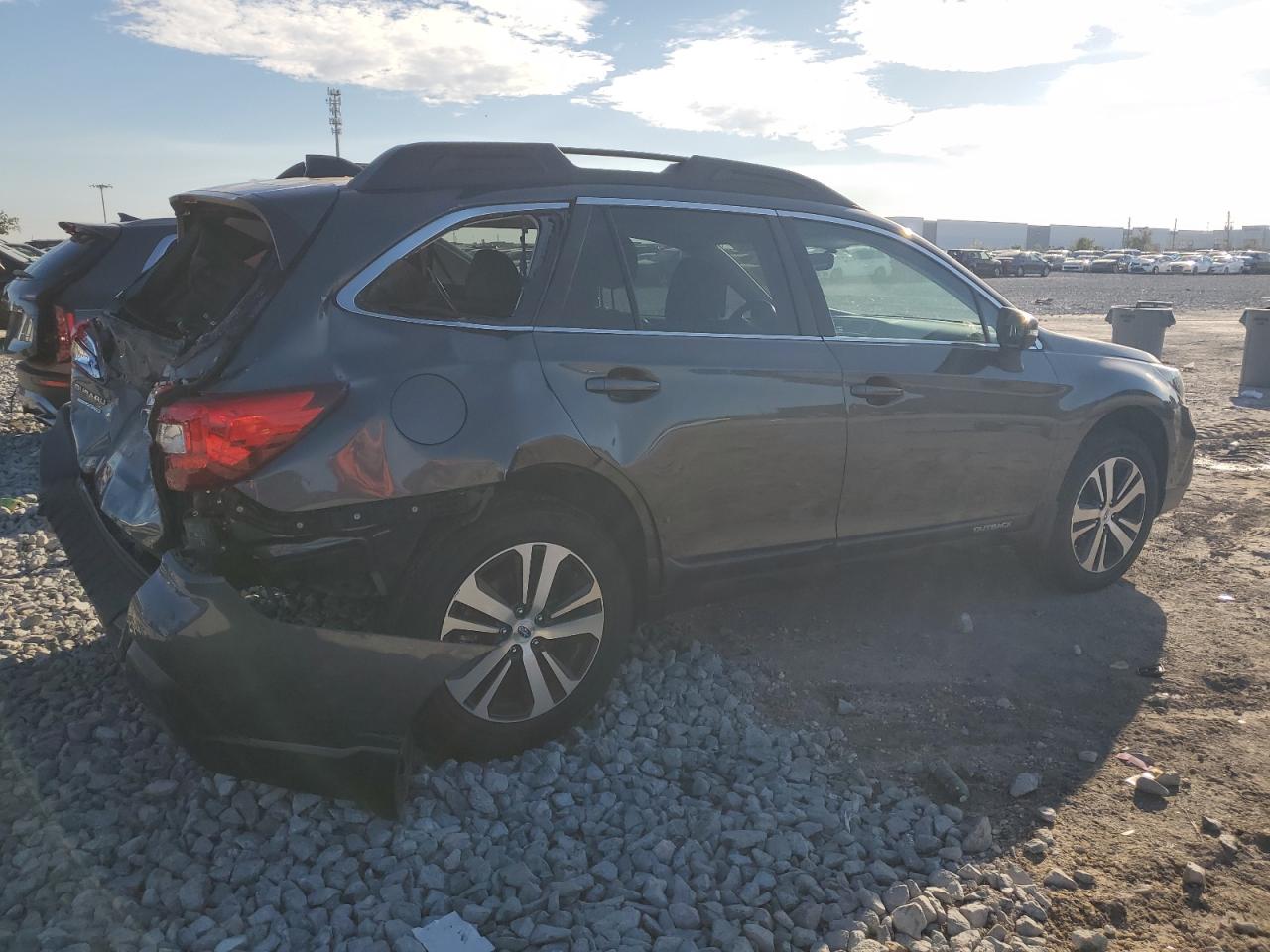 2018 Subaru Outback - Image 3