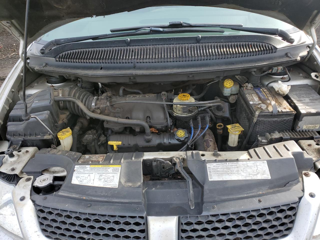 2003 Dodge Caravan - Image 12