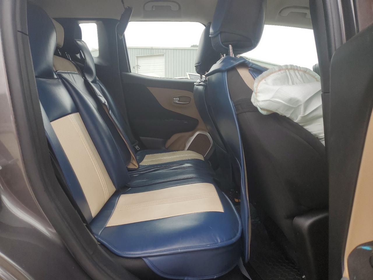 2017 Jeep Renegade - Image 11