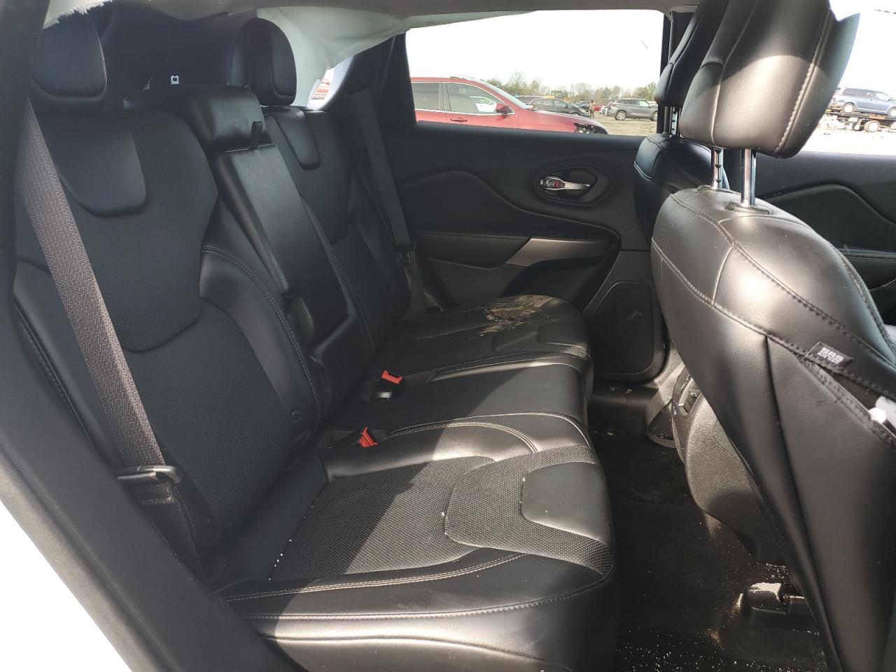 2019 Jeep Grand Cherokee - Image 12