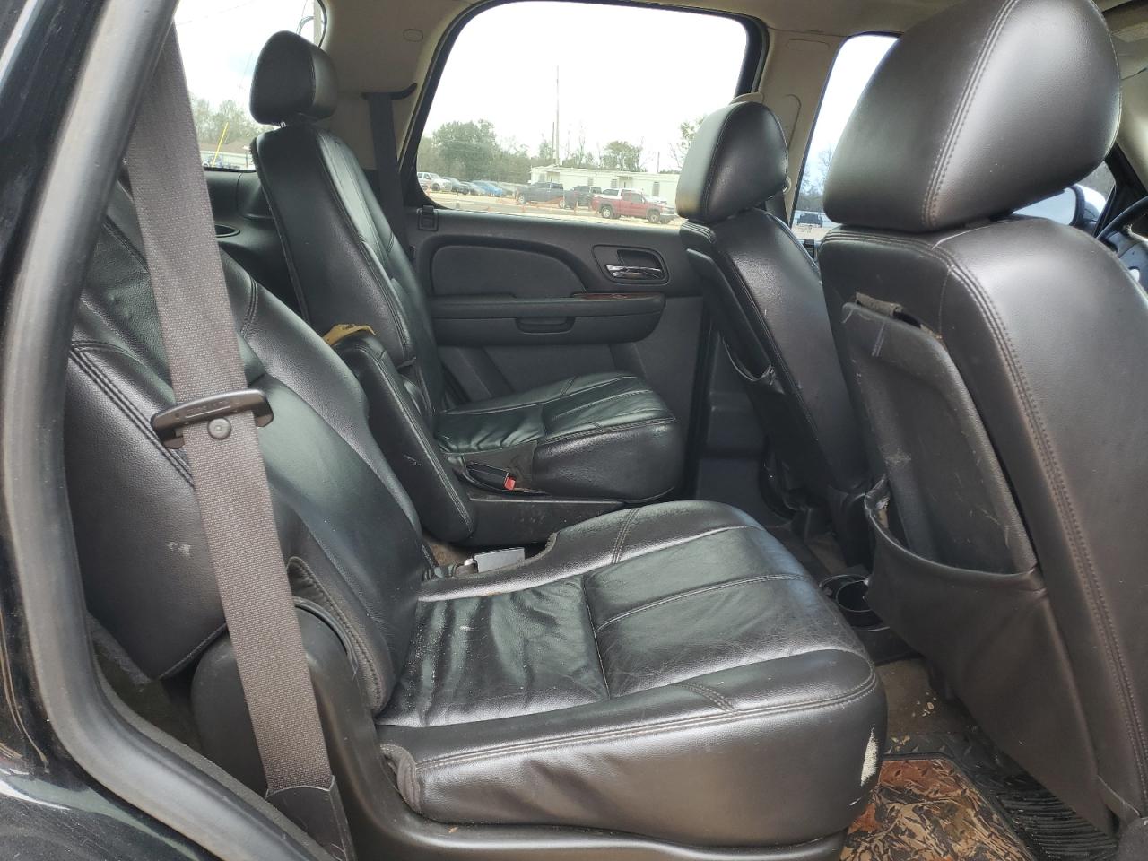 2010 GMC Yukon - Image 11