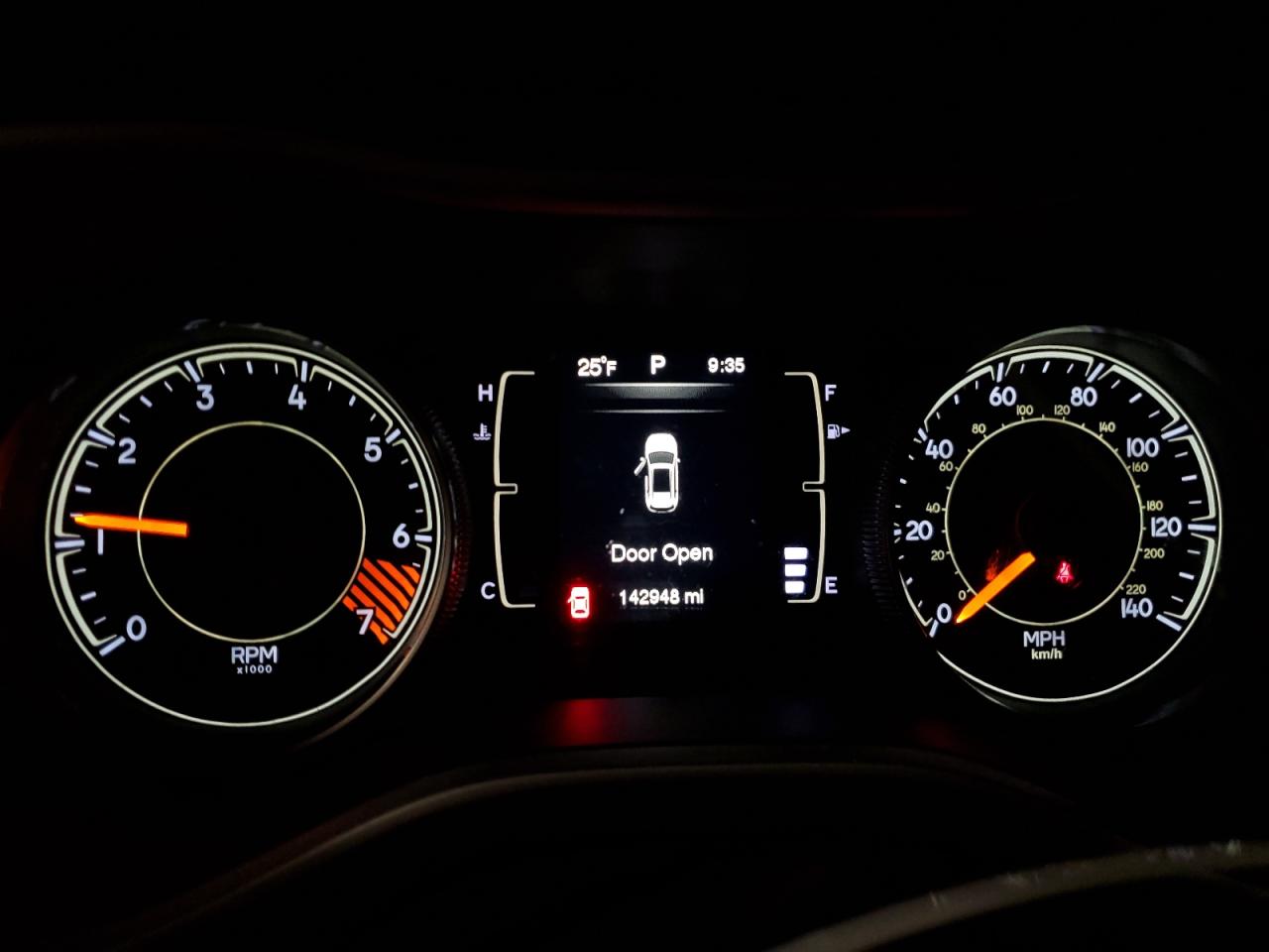 2014 Jeep Grand Cherokee - Image 9