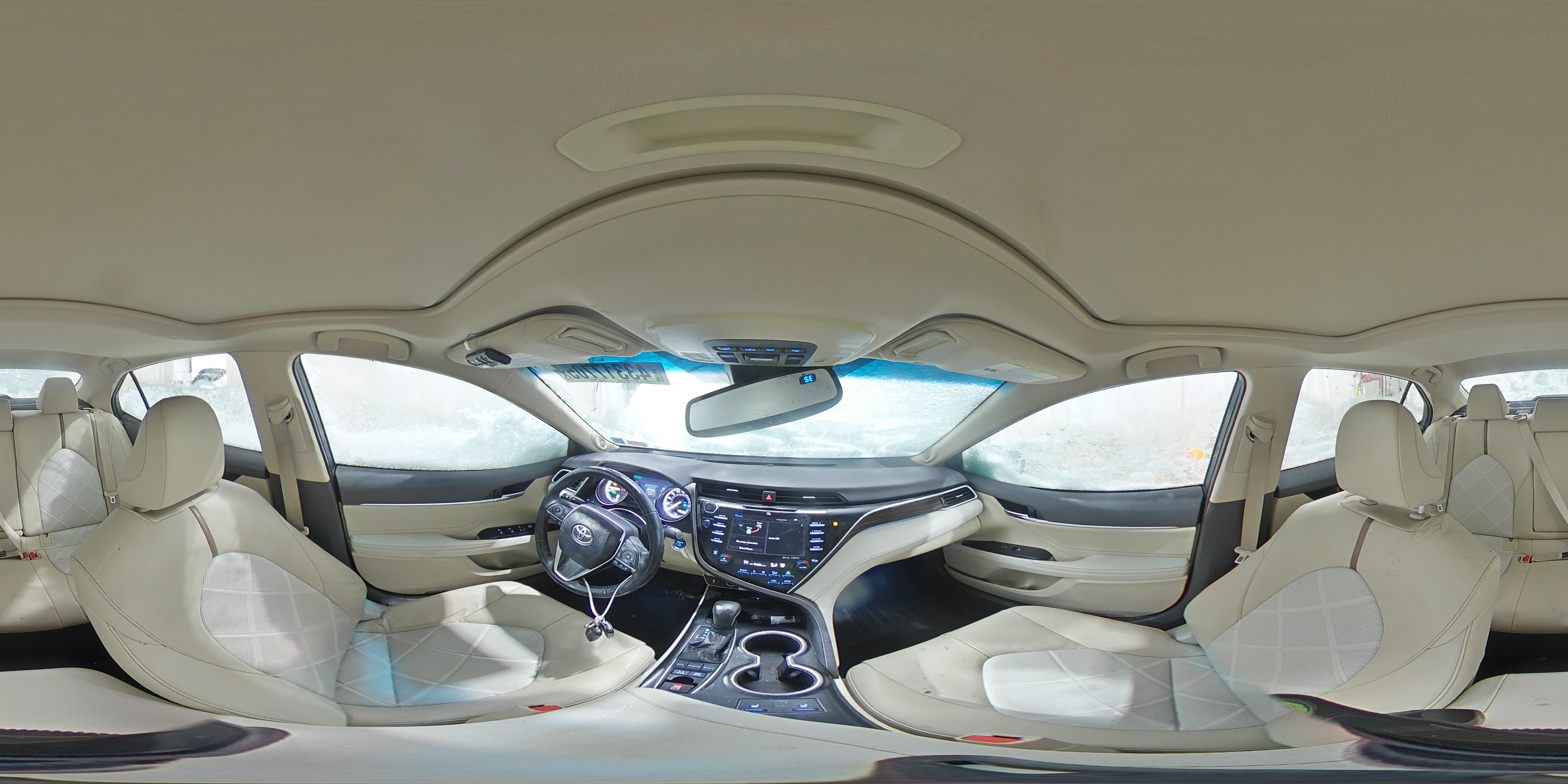 2018 Toyota Camry - Image 12