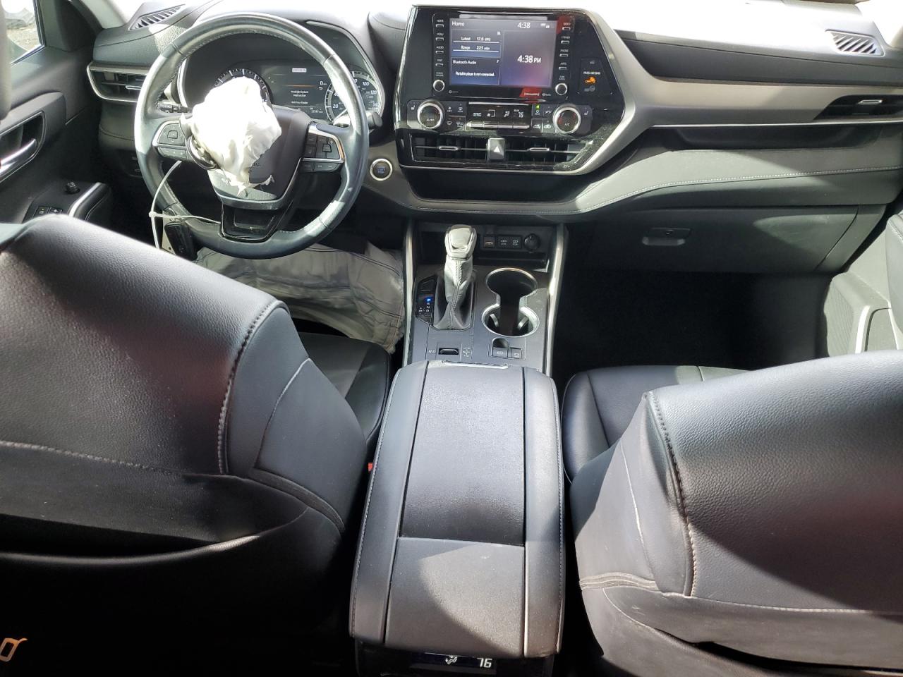 2020 Toyota Highlander - Image 8