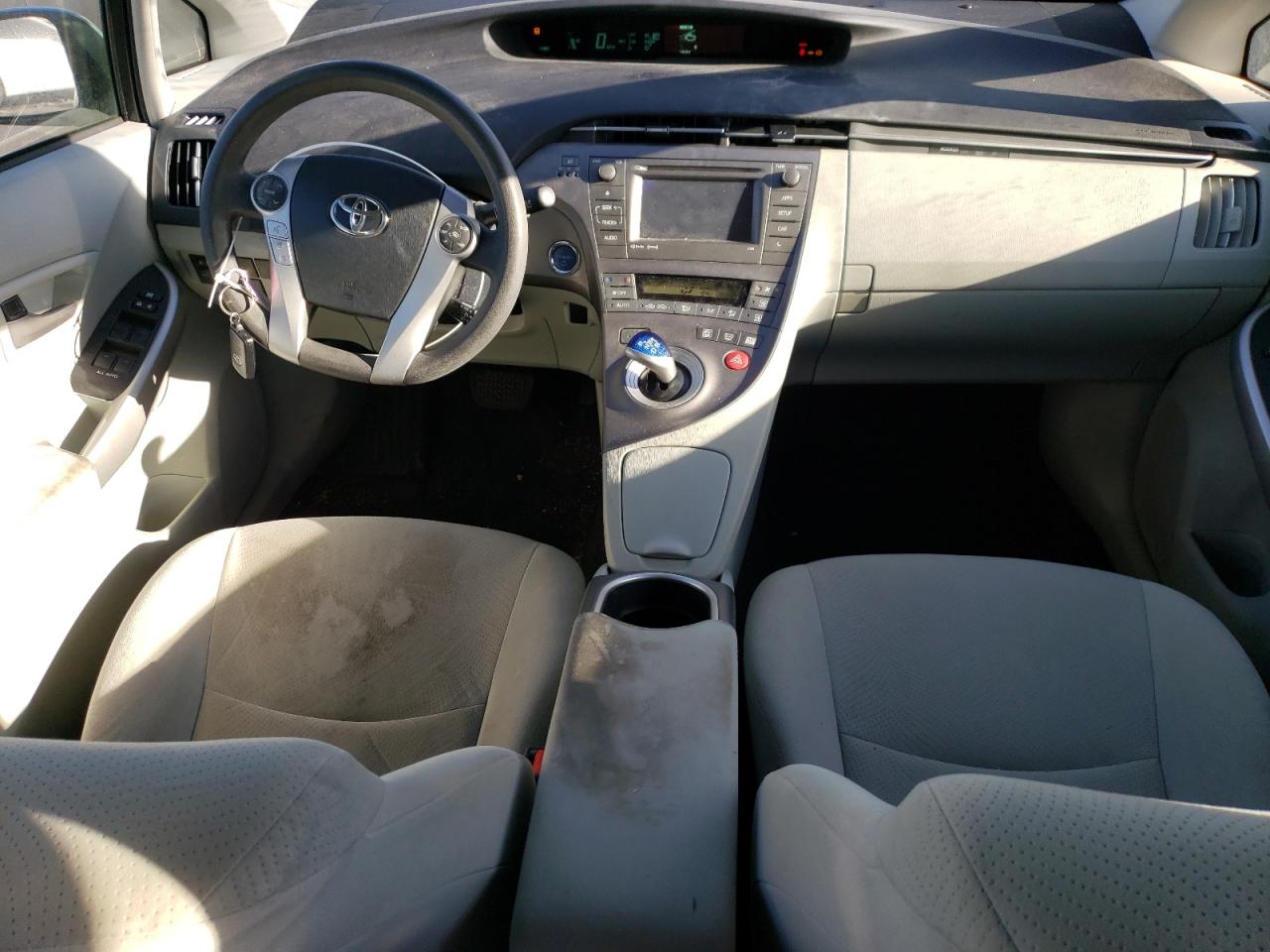 2014 Toyota Prius - Image 8