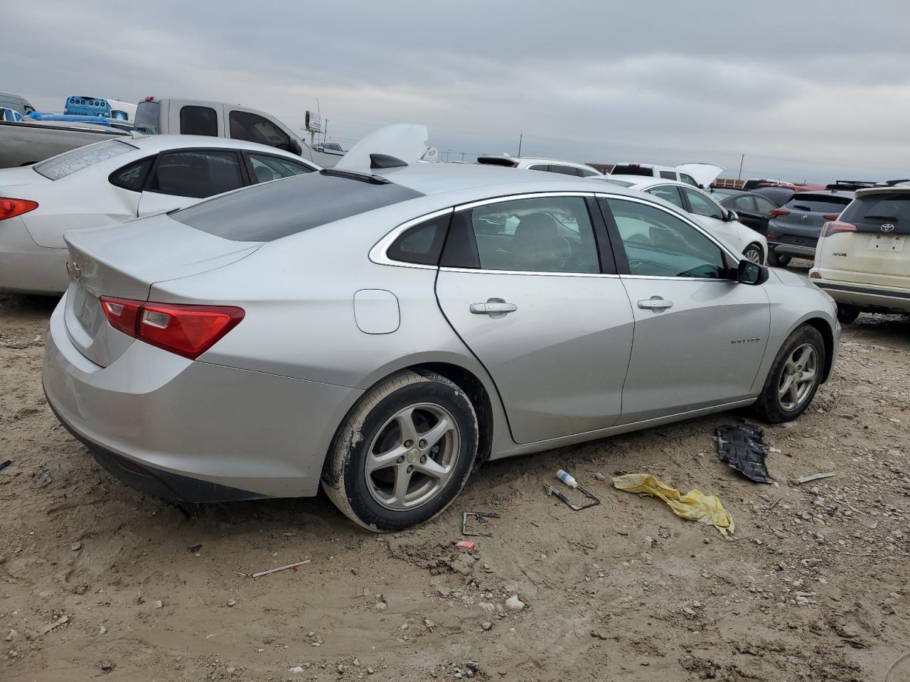 2018 Chevrolet Malibu - Image 3