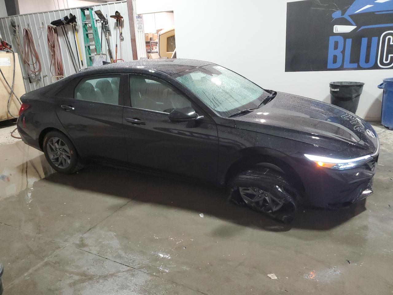 2024 Hyundai Elantra - Image 4