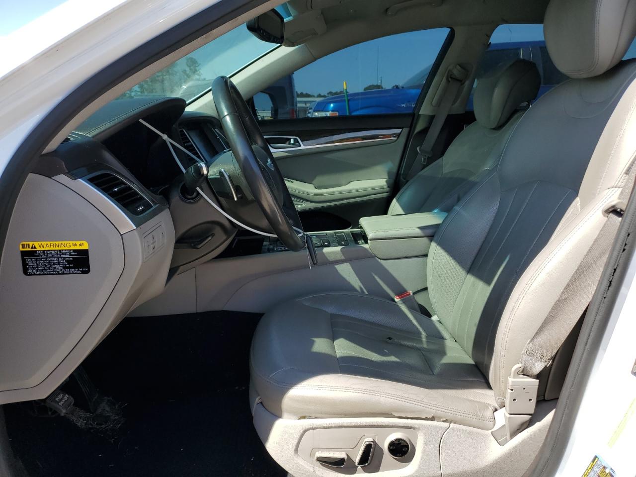 2015 Hyundai Genesis - Image 7