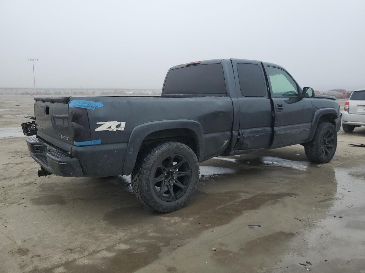2005 Chevrolet Silverado - Image 3