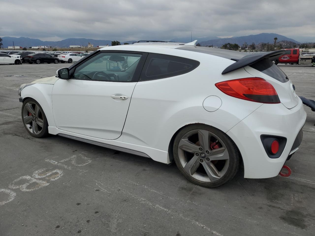 2015 Hyundai Veloster - Image 2