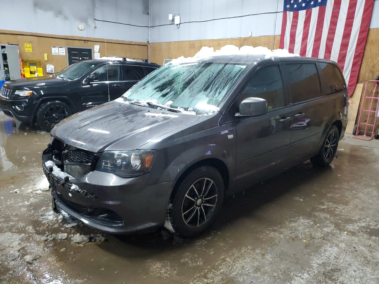 2014 Dodge Caravan - Image 1