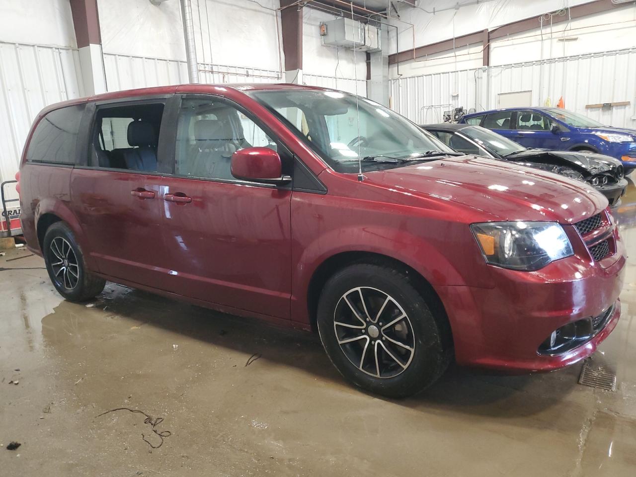 2019 Dodge Caravan - Image 4