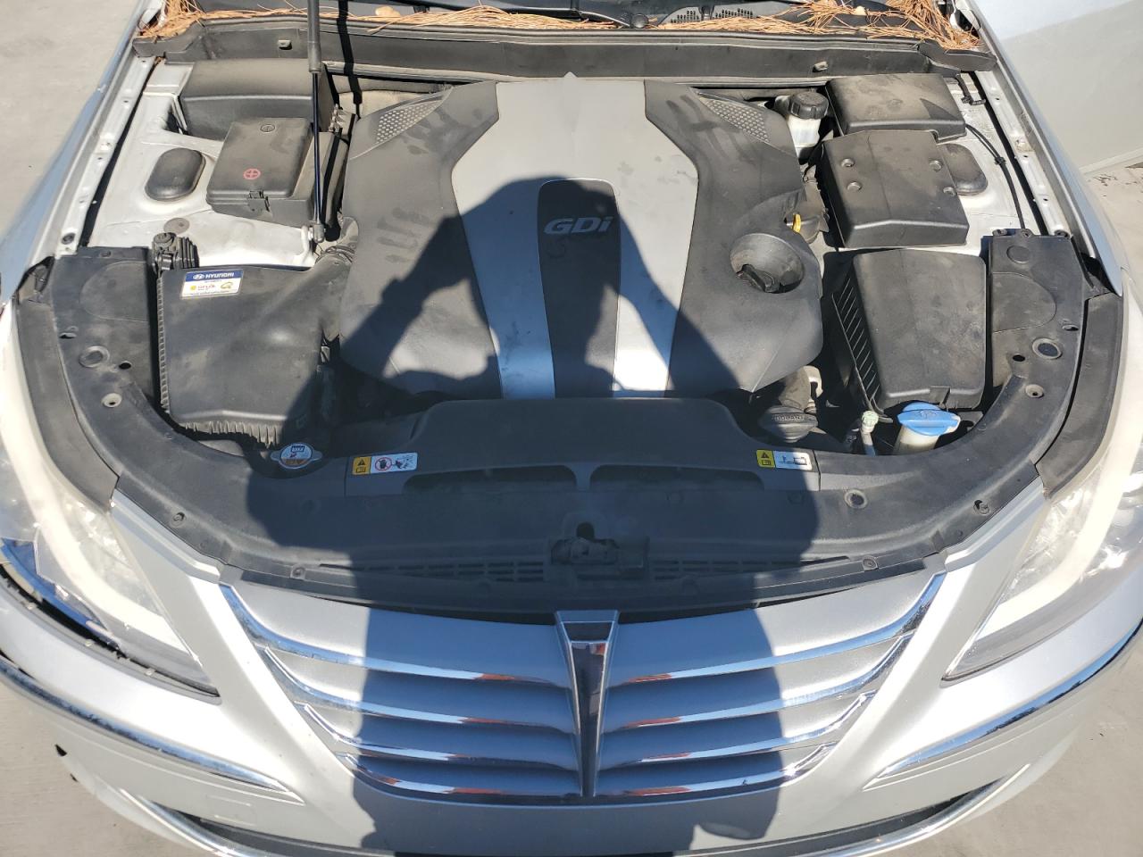 2013 Hyundai Genesis - Image 11
