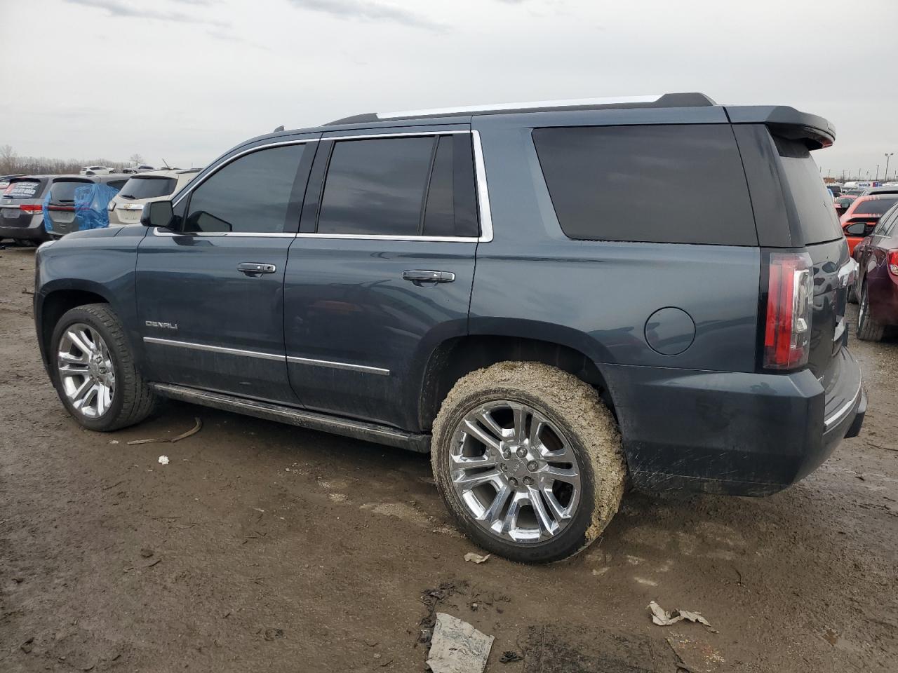 2019 GMC Yukon - Image 2