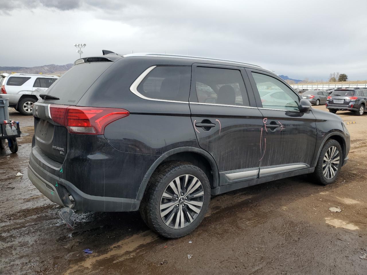 2019 Mitsubishi Outlander - Image 3