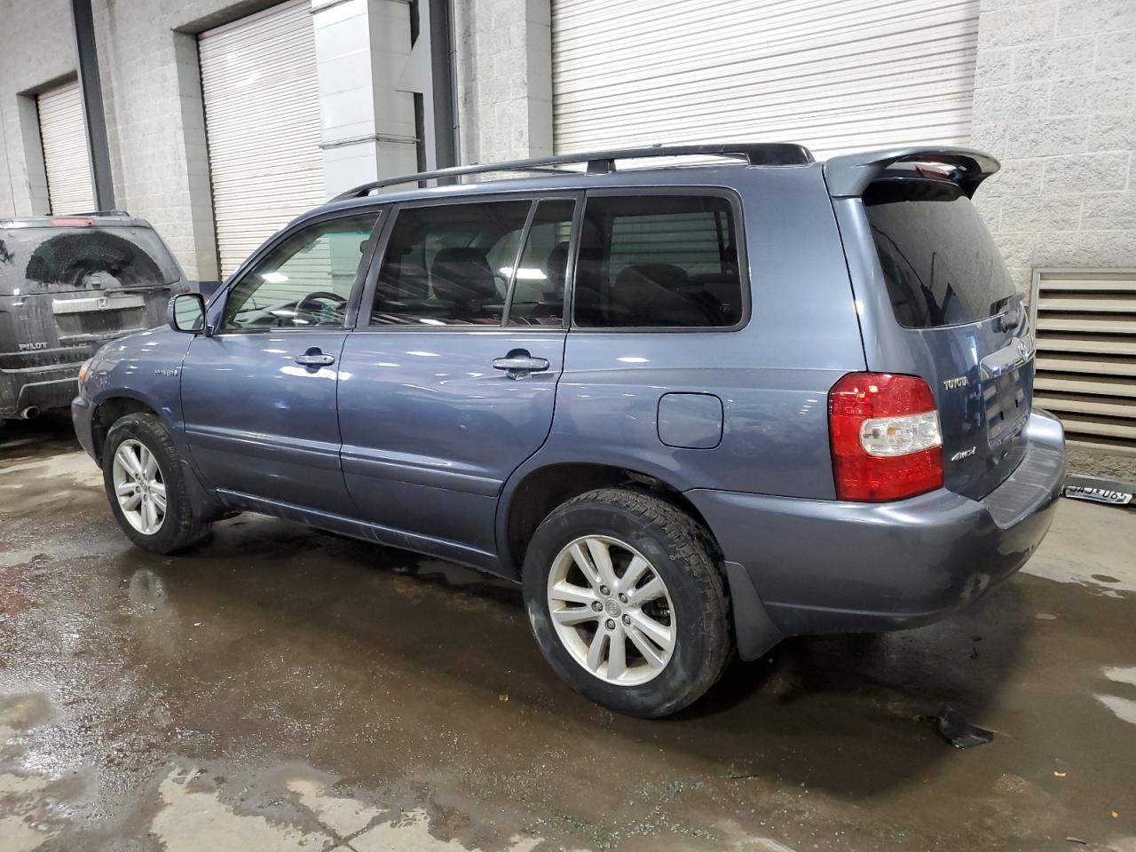 2006 Toyota Highlander - Image 2