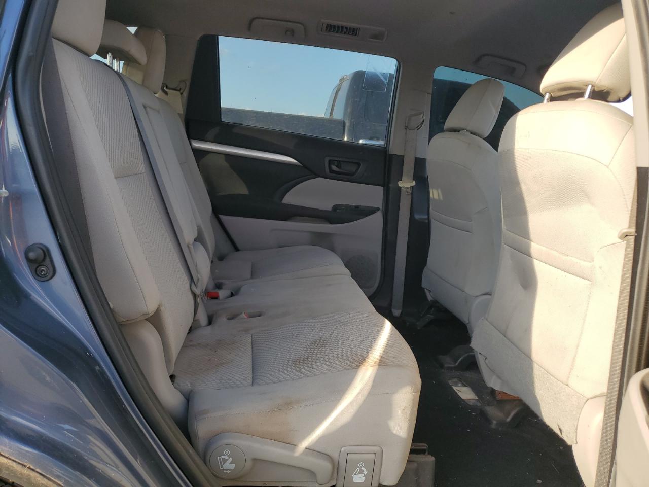 2019 Toyota Highlander - Image 11