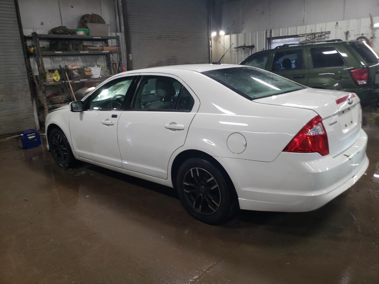 2010 Ford Fusion - Image 2