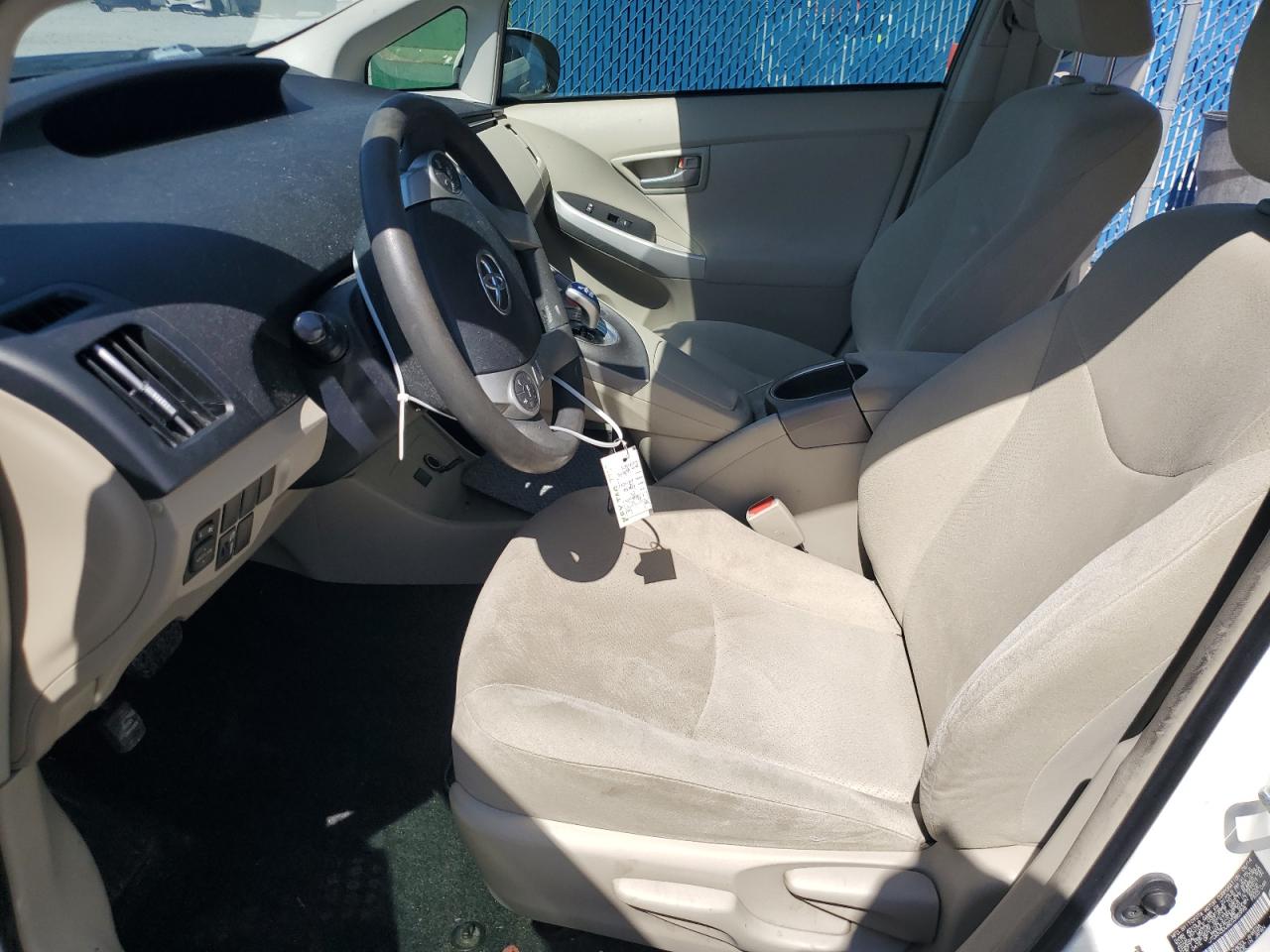 2014 Toyota Prius - Image 7