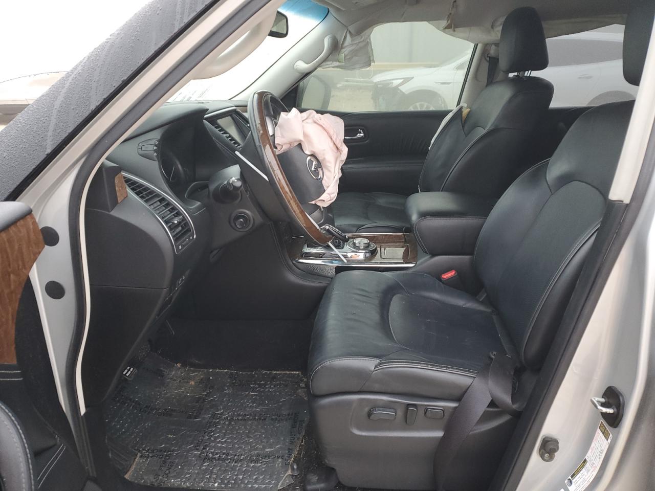 2017 Infiniti QX80 - Image 7