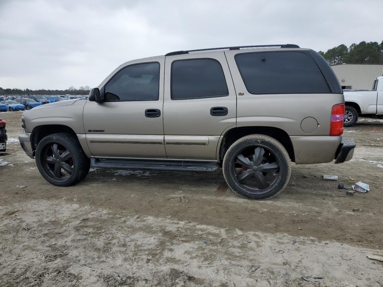 2001 Chevrolet Tahoe - Image 2