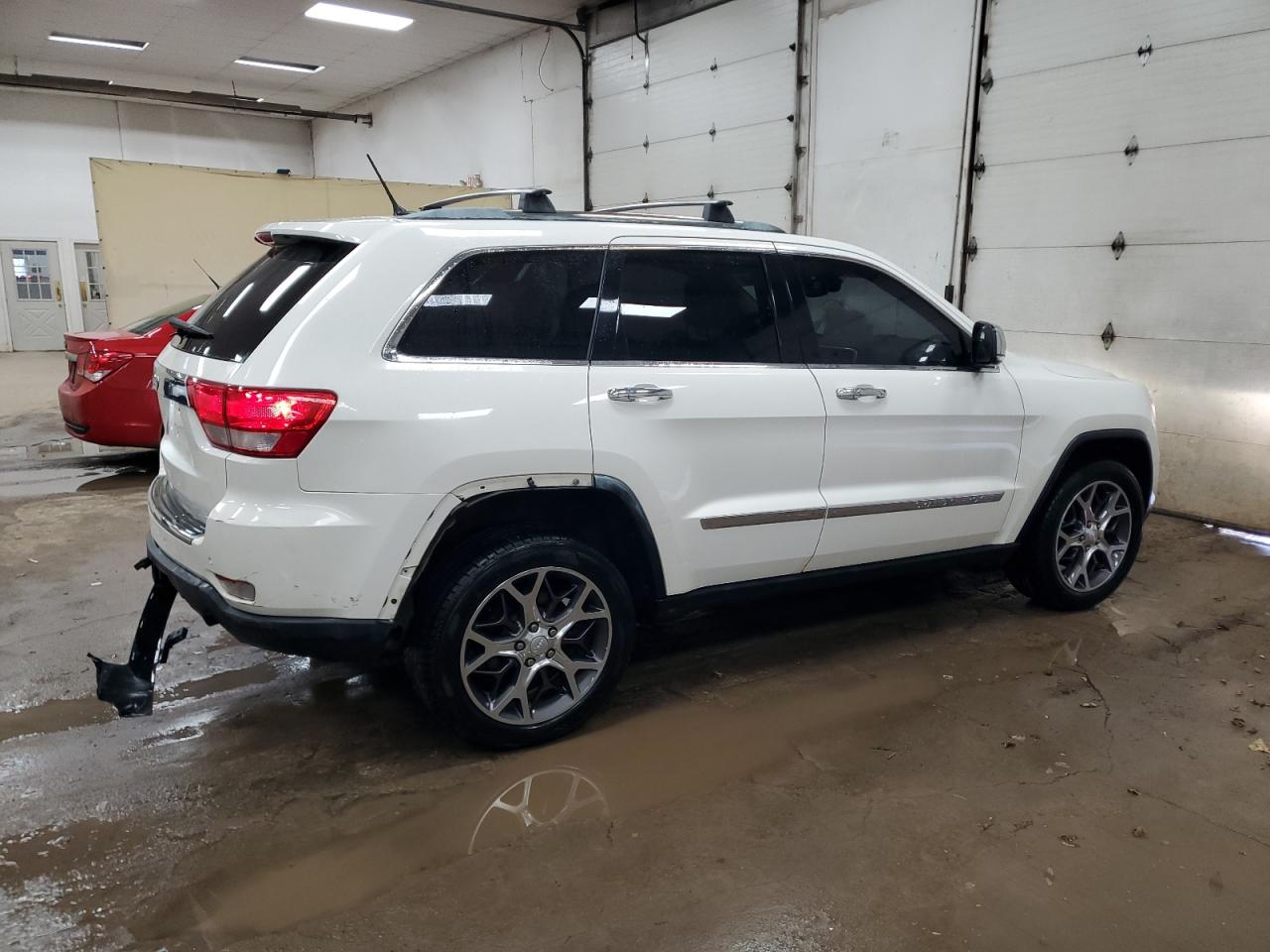 2011 Jeep Grand Cherokee - Image 3