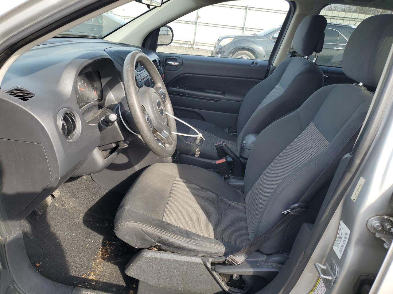 2011 Jeep Compass - Image 7