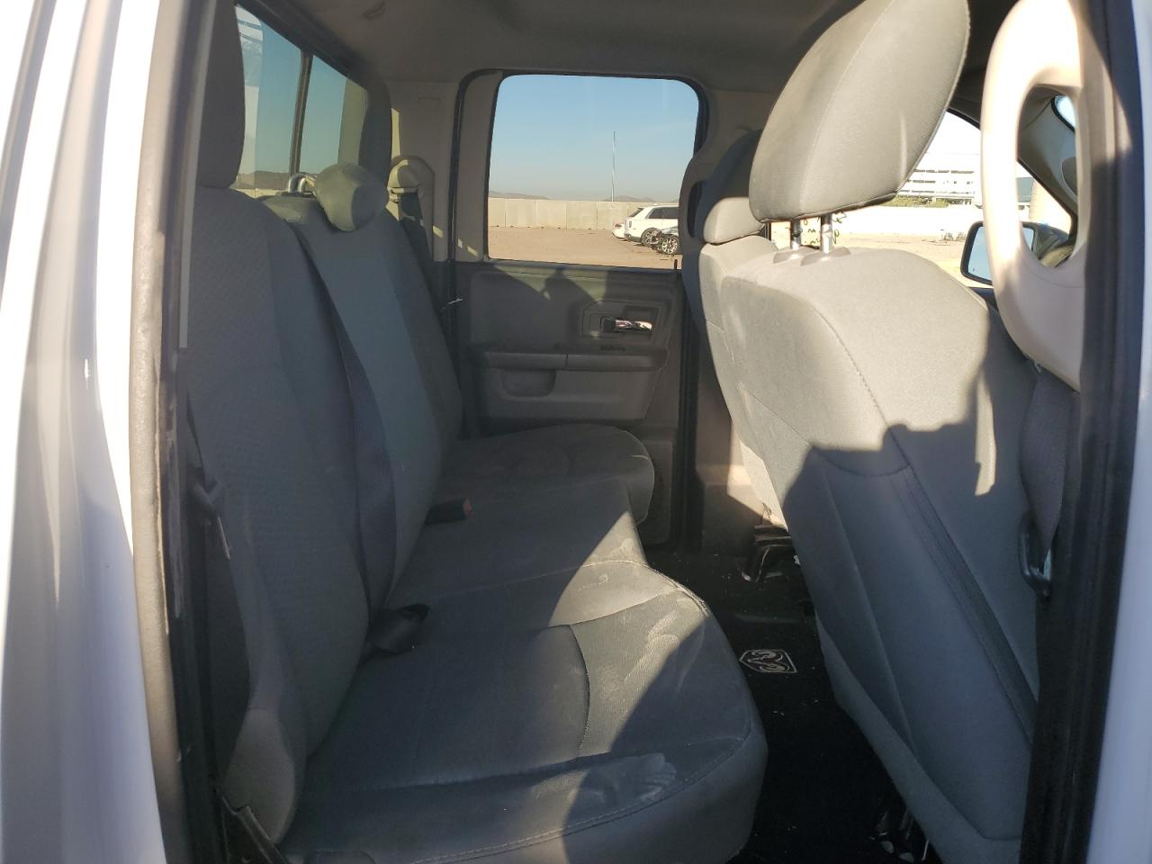 2016 RAM 1500 - Image 10