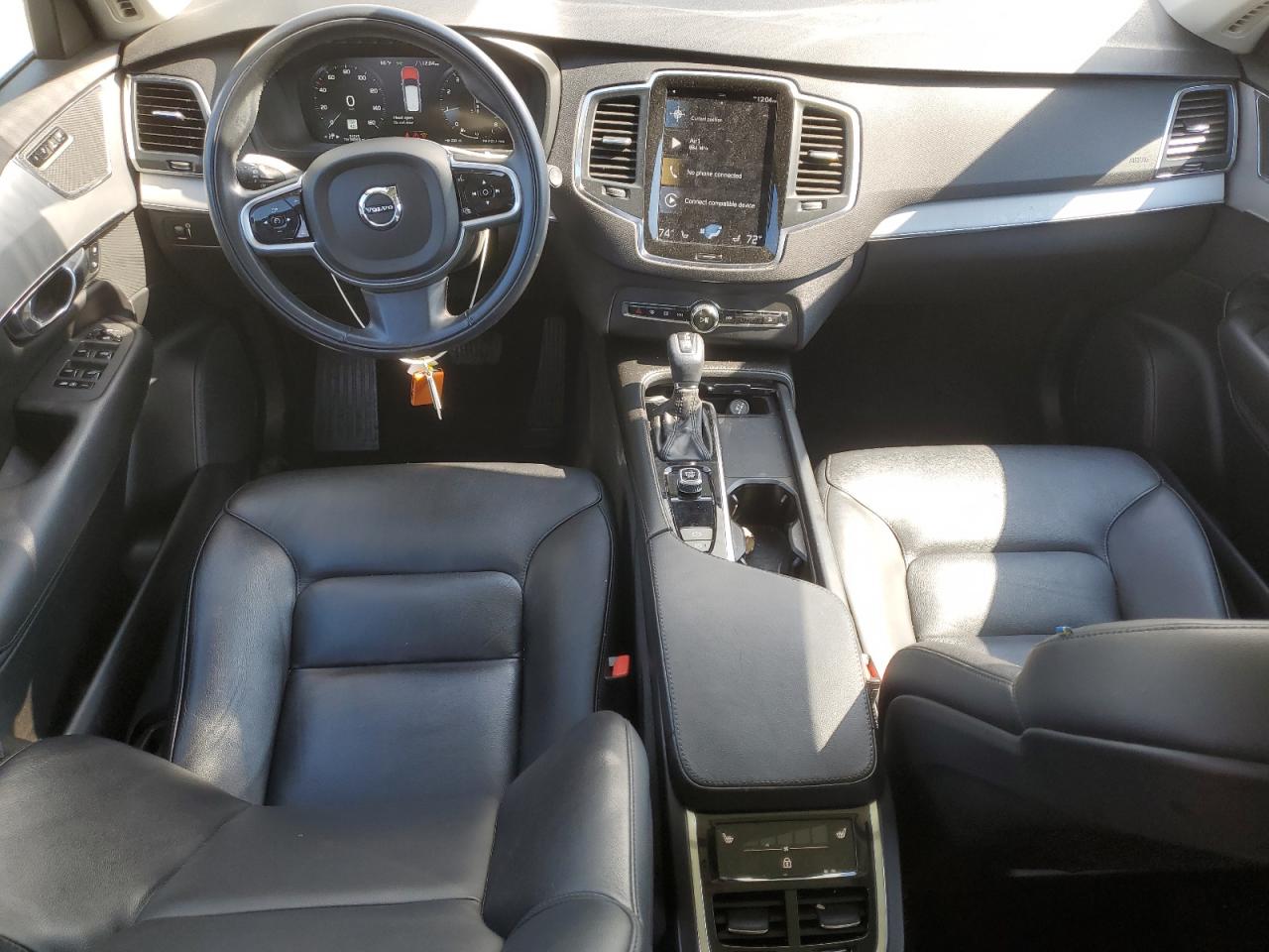 2022 Volvo XC90 - Image 8