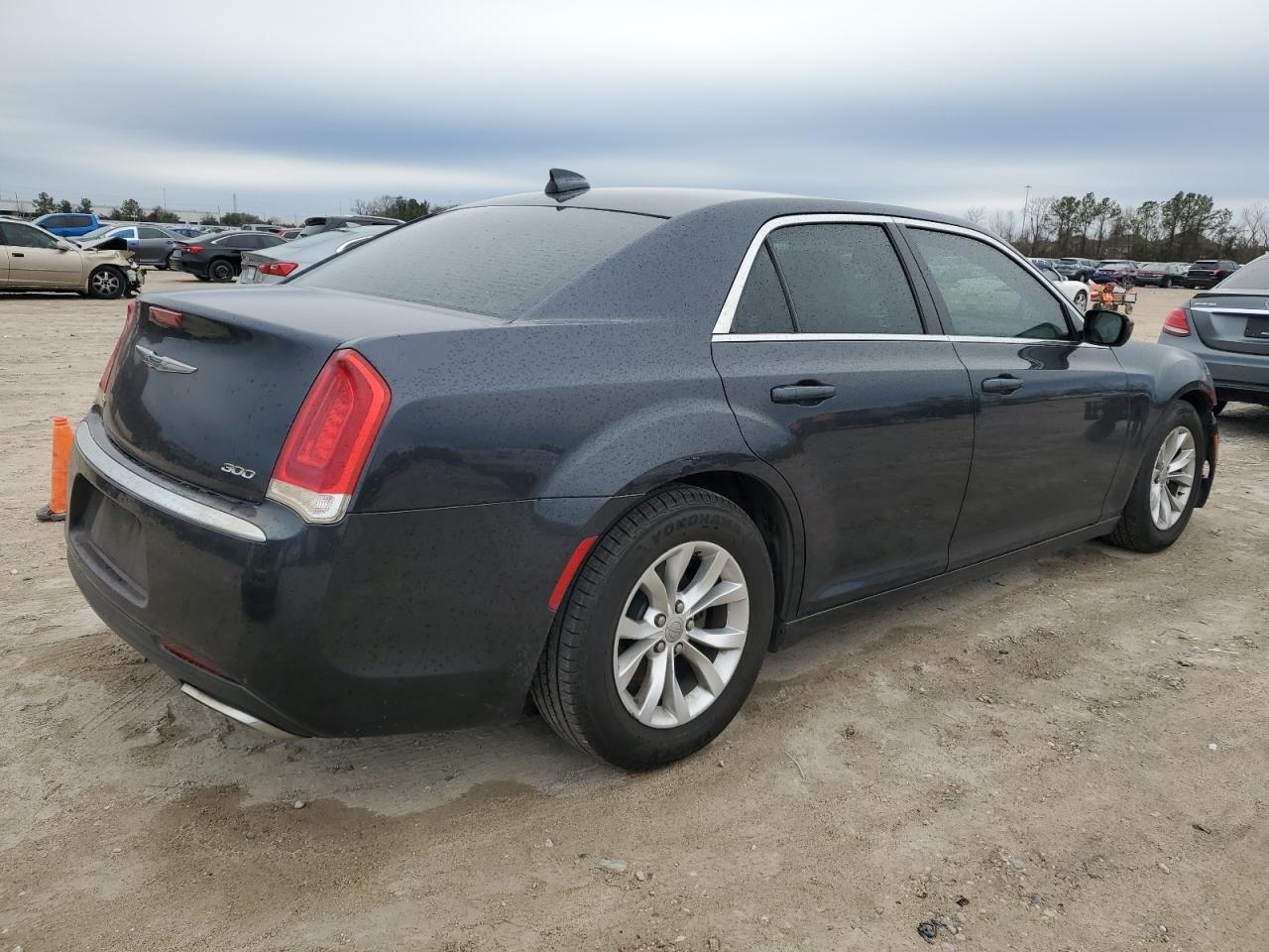 2015 Chrysler 300 - Image 3